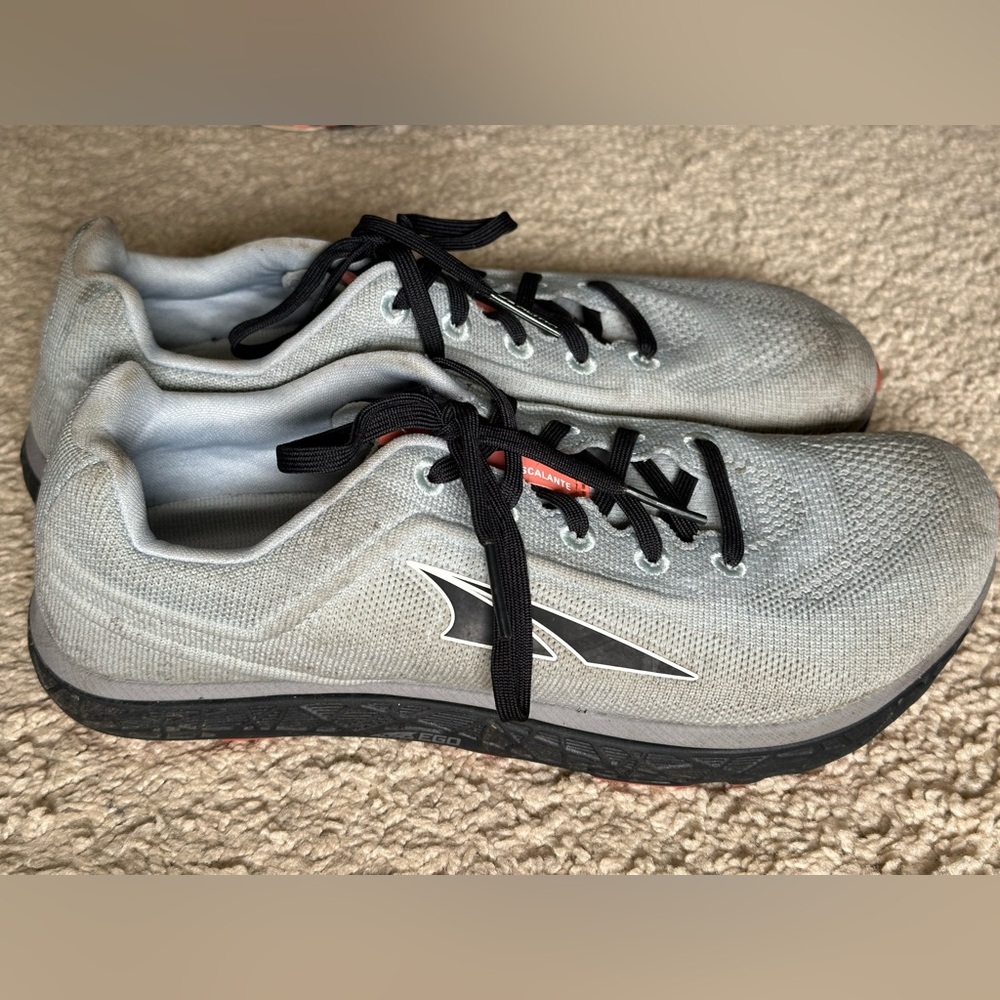 Altra Escalante 2.0 women’s size 10.5 mens size 9 running shoes.